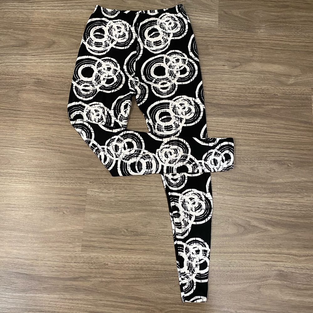 (3/$15) Black and White Patterned Leggings